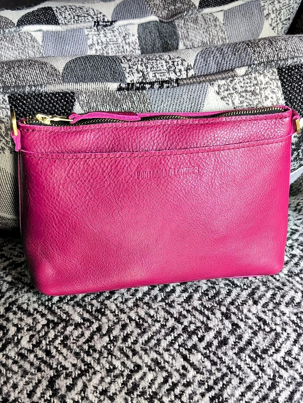 Portland Leather Cosmo Classic Poppy Crossbody EUC